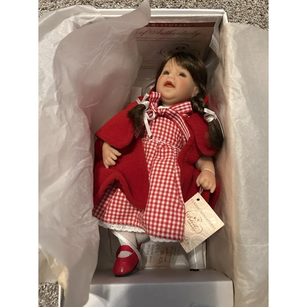 Lee Middleton Original Dolls Little Red Riding Hood 8in Vinyl Artist Doll COA